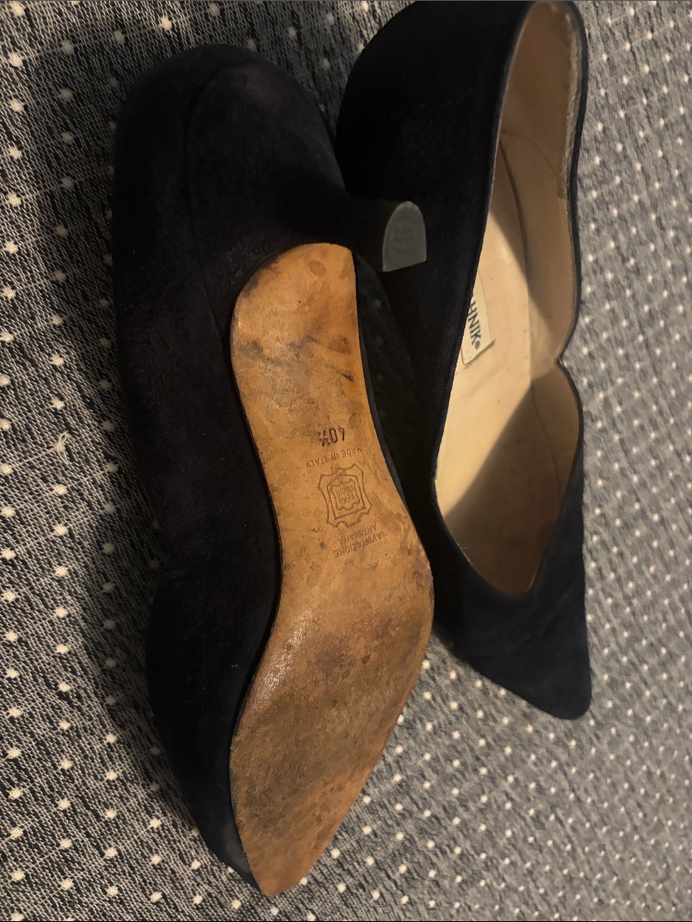 Manolo Blahnik Navy Suede Pointed-Toe Pumps - Picture 4 of 4